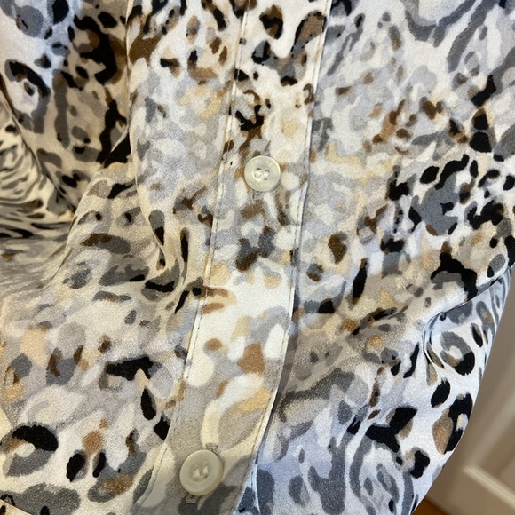 CALVIN KLEINN| Size L | animal print button down blouse - Picture 5 of 13